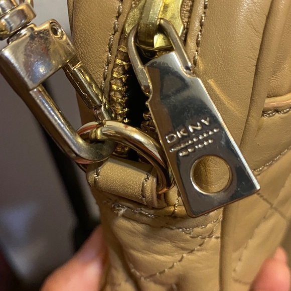 DKNY quilted leather small crossbody - Picture 15 of 16